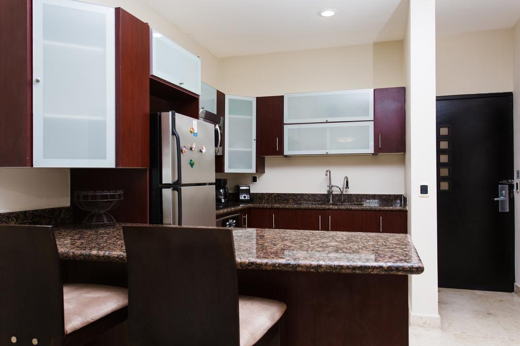 Апартаменты Oceanfront El Faro Surf 302 Плая-дель-Кармен Экстерьер фото
