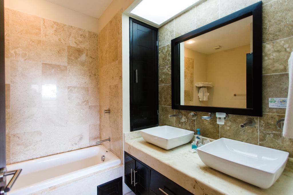 Апартаменты Oceanfront El Faro Surf 302 Плая-дель-Кармен Экстерьер фото